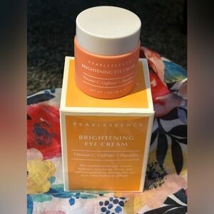Pearlessence Brightening Eye Cream